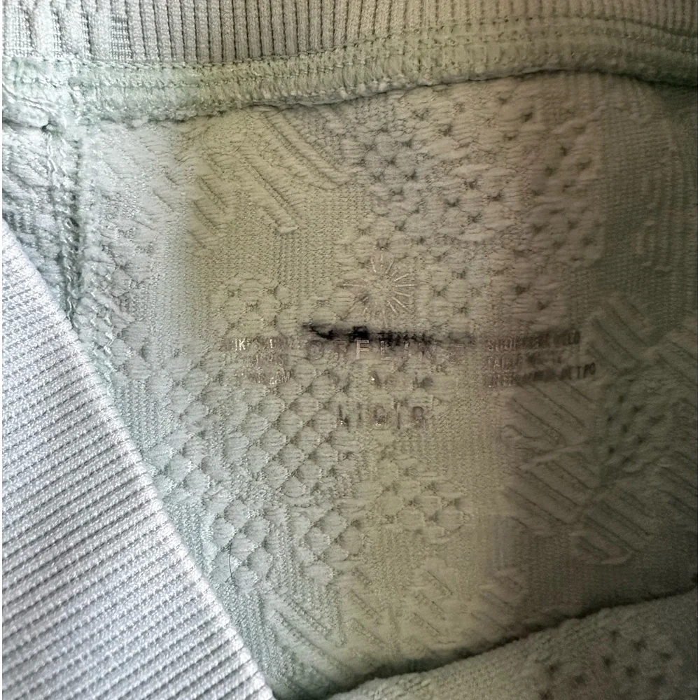 Aerie Offline Biker Shorts 7” - Picture 2 of 3